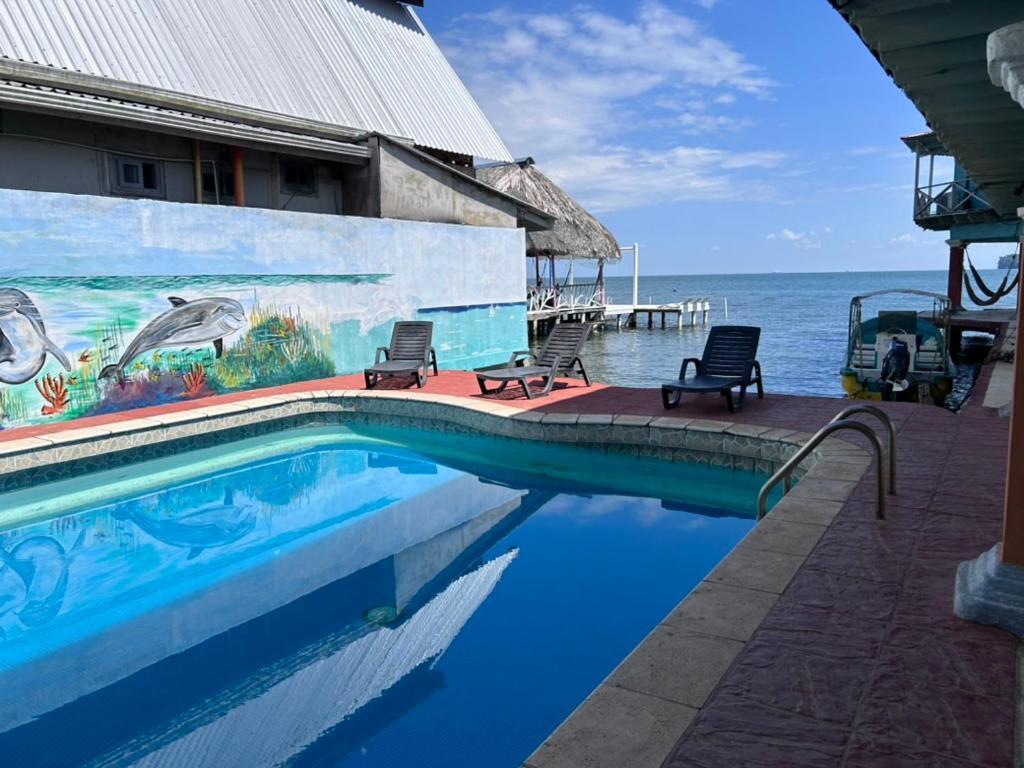 Hotel El Delfin Lívingston Exteriör bild